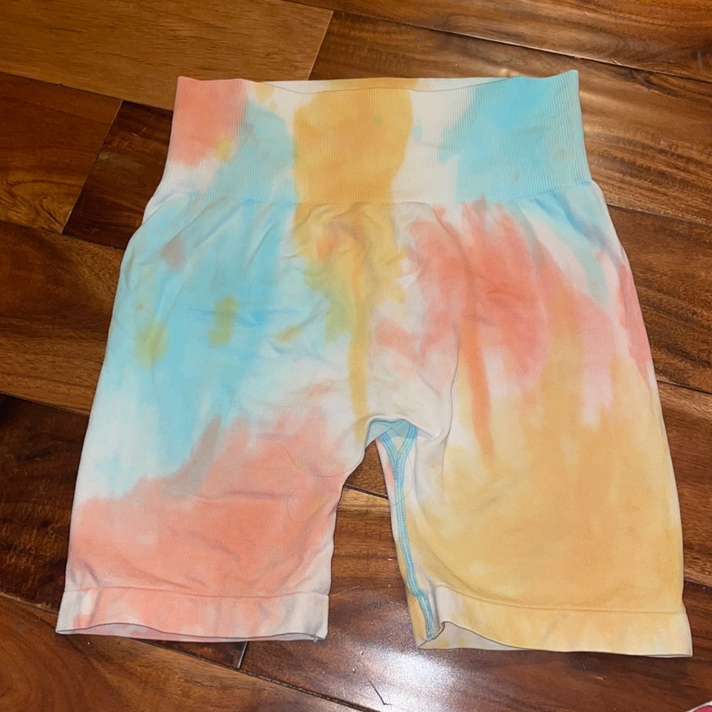 Scrunch butt tyedye shorts